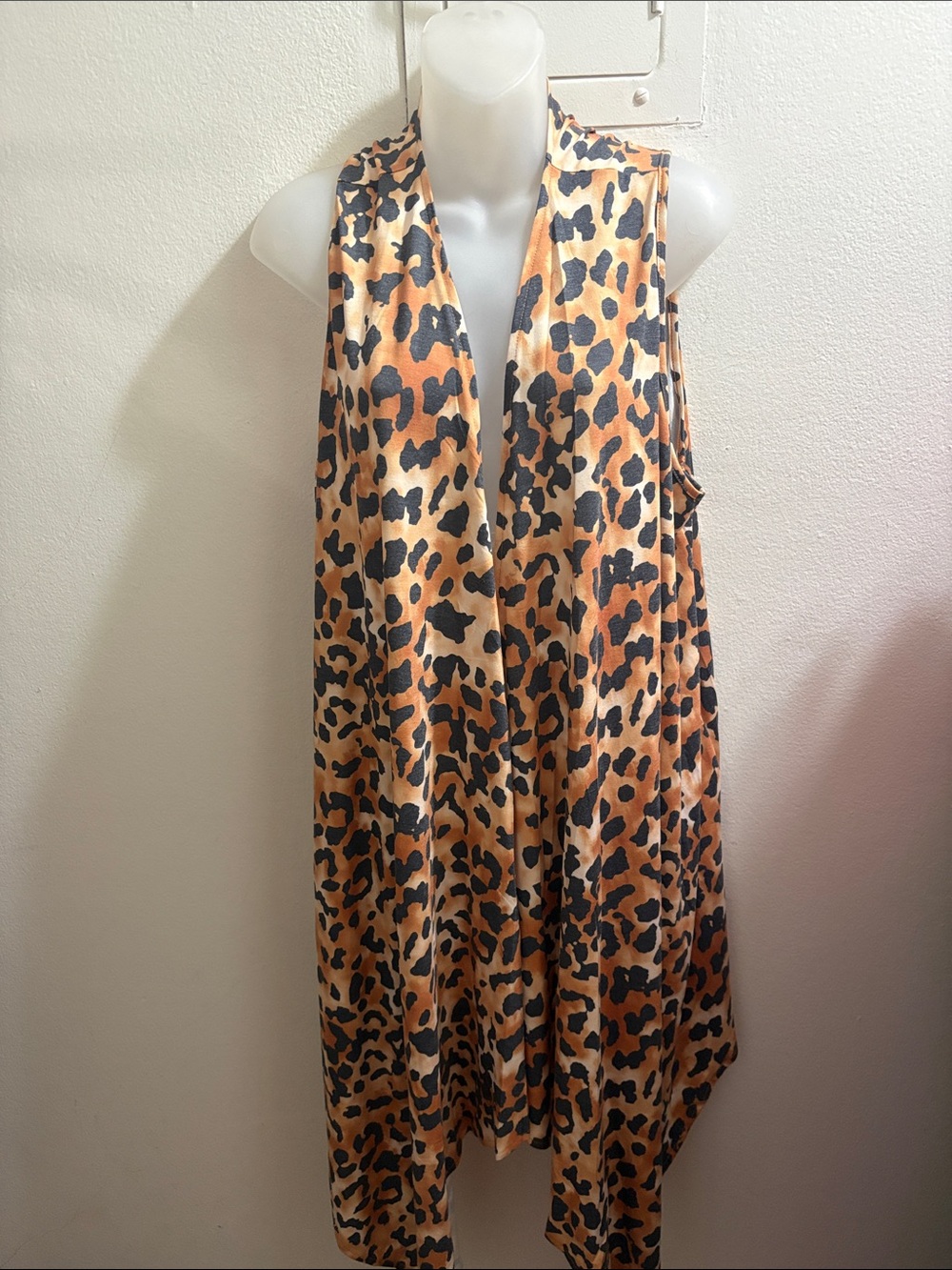 Woman 2x-3x Sleeveless Leopard Print Drape Vest in Tan and Black